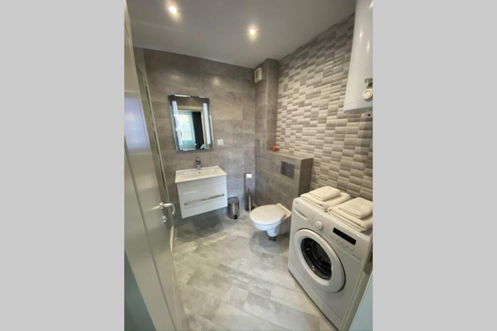 Lux 1Bd/1Ba City Center Apartment Blagoevgrad Exterior foto